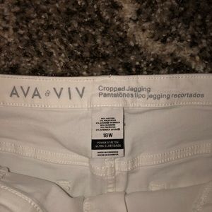Ava & Viv Jeans - Ava & Viv white cropped jeggings 18W Ava & Viv Jeans - Ava & Viv white cropped jeggings 18W